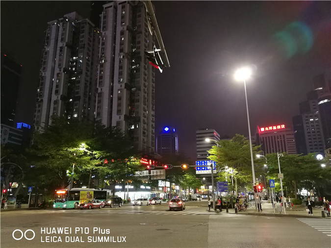 leica双摄像头升級战城市夜景 华为公司P10 Plus照相机测评