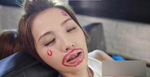 张嘴睡真丑,你张着嘴睡觉是什么原因引起