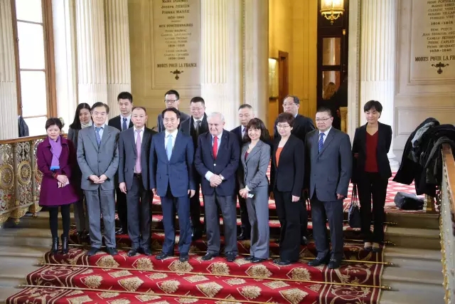 法前总理拉法兰会见中国国侨办副主任谭天星 关注华侨华人