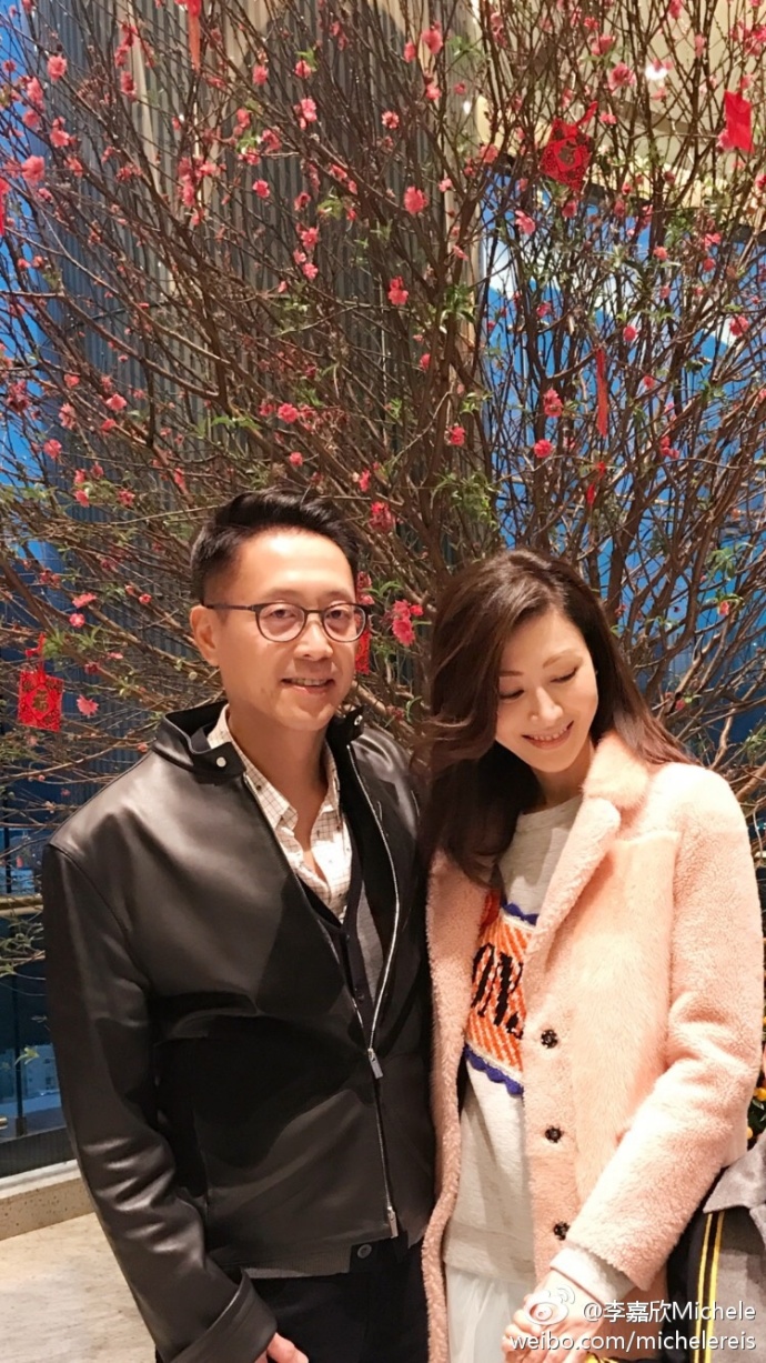 李嘉欣，09年与香港富商许晋亨成婚，如今47岁仍似少女