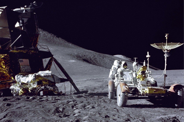 四十年前的美国阿波罗号登月究竟是不是真的？