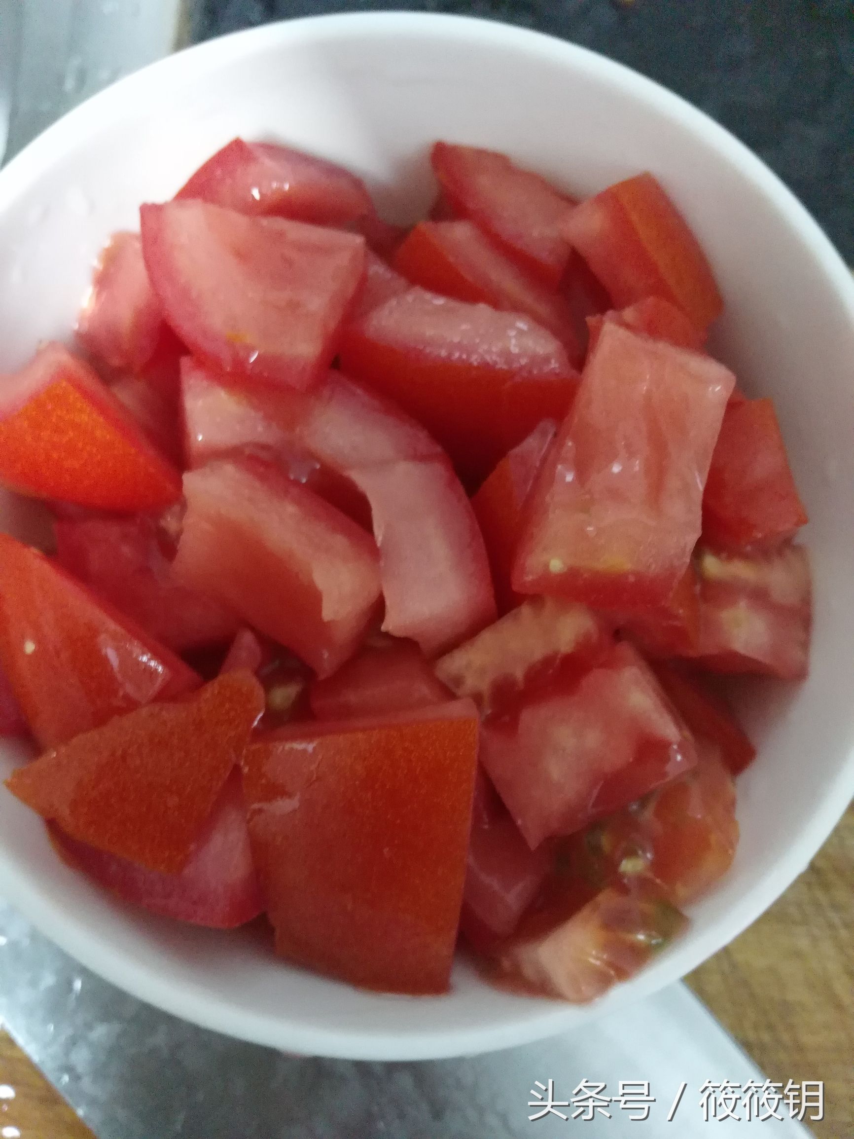 想要煮好一碗好吃好看的番茄蛋花汤，是有技巧的～