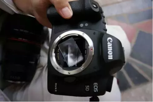 你给照相机升級过固定件吗？摄像镜头也可以升級！