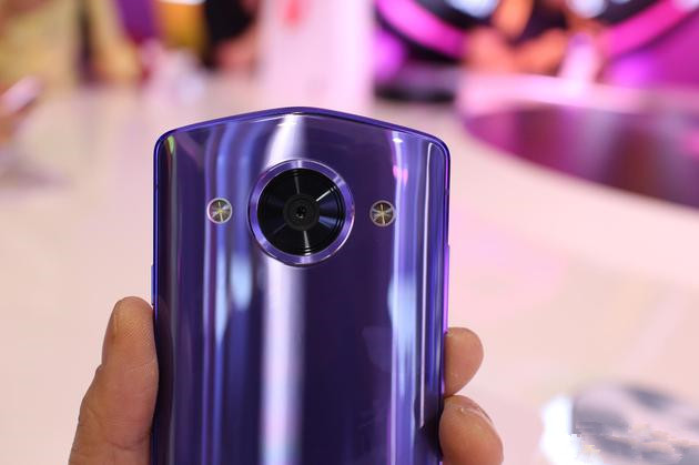 美圖照片M8新品發(fā)布！!AI照相，清純少女訂制版！2599你能夠買