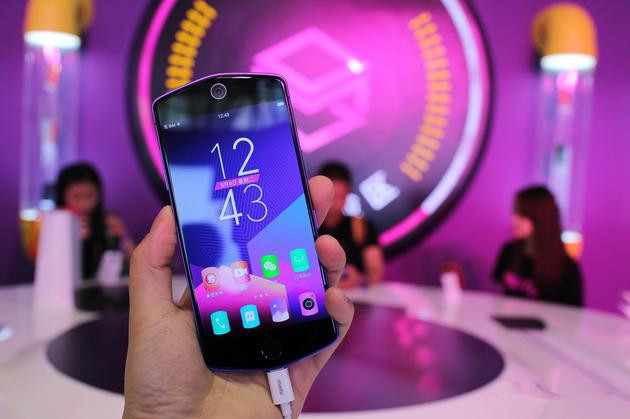 美圖照片M8新品發(fā)布！!AI照相，清純少女訂制版！2599你能夠買