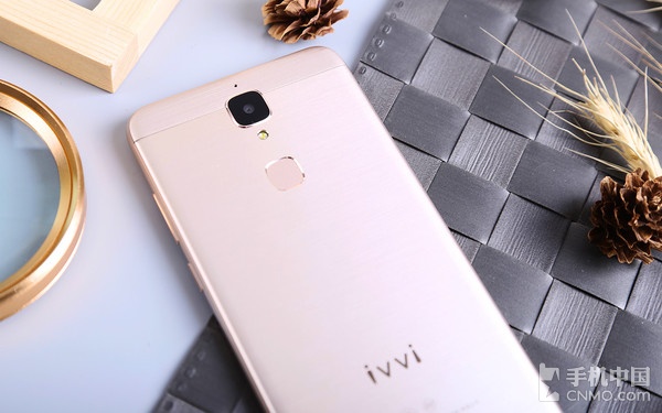 ivvi V2测评 一款十分实干的千元手机商品