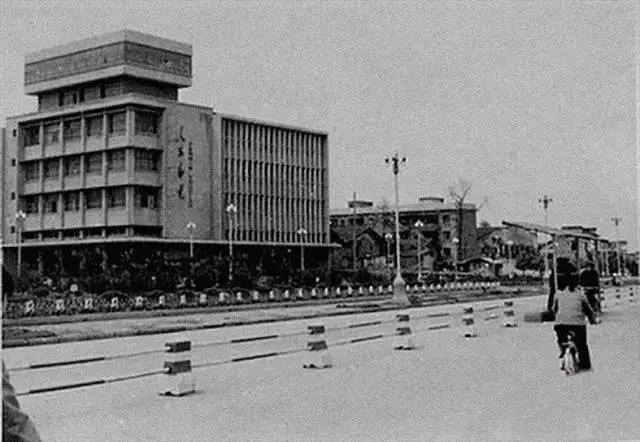 时光穿梭，赣州1980、1990年代老照片，你能认出多少？