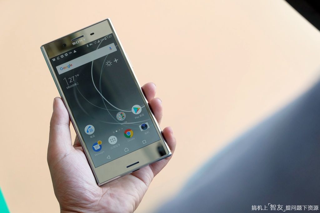 科幻片感十足的镜面玻璃外壳：sonyXperia XZ Premium