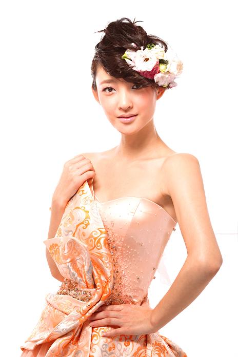 王丽坤整容(“素颜女神”王丽坤被爆整容,网友却为她喊冤,美人有心不在计啊)