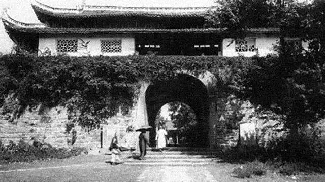 时光穿梭，赣州1980、1990年代老照片，你能认出多少？