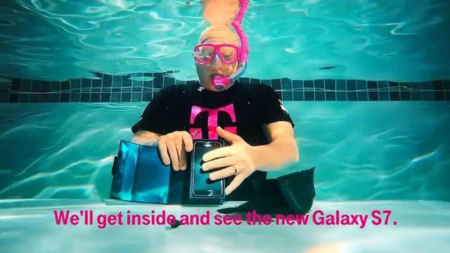 不服气下一个水?外国媒体水中拆箱三星Galaxy S7