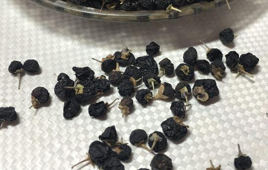 黑枸杞为什么会变色 怎么鉴别黑枸杞