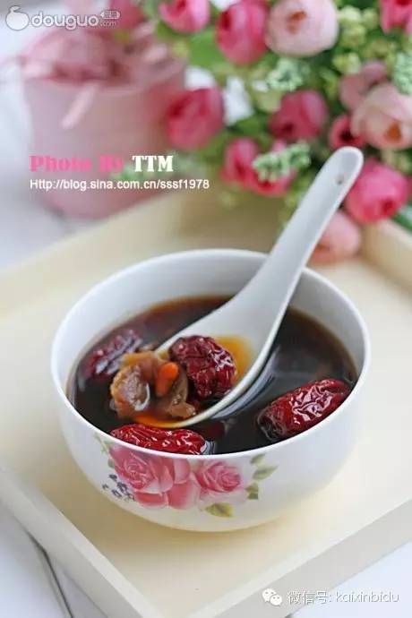烘焙DIY：红枣桂圆枸杞红糖水