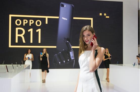 OPPO R11 Plus首次亮相全球挪动交流会，更大的显示屏 更顺畅的感受，能让它持续R11的受欢迎销售量吗