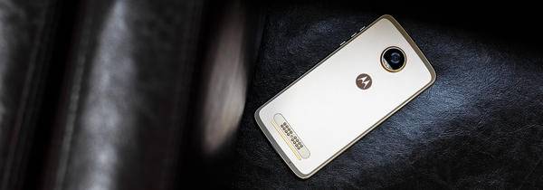 好久没玩过摩托手机了,上手 Moto Z2 Play 感受大不同