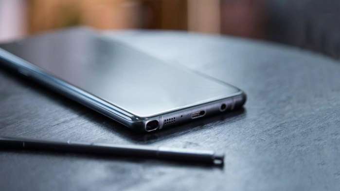 三星Note 8曝出：6.3寸全面屏手机助战