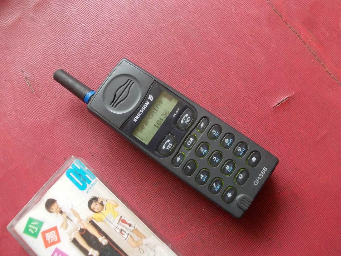 这种手机上以前全是主宰，你你是否还记得哪一款？网民：那消退的手机上，就是我流逝的青春