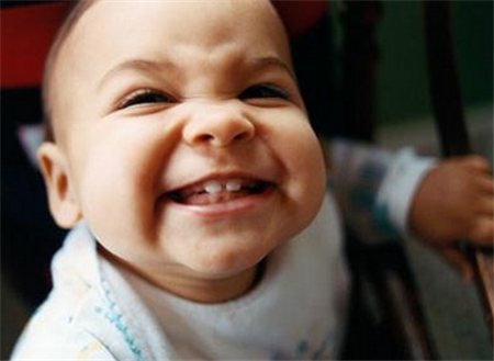 宝宝长牙晚的真相是？90％的人都错了！