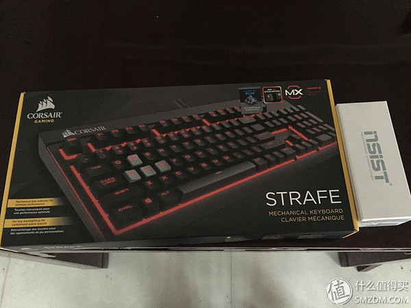 终于购入人生第一台机械键盘--Corsair海盗船 STRAFE 惩戒者