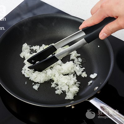 The pine shows the way of beef hamburger