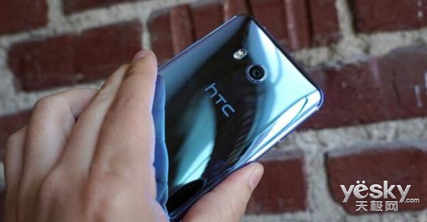 曝料高手曝HTC新中端机：全面屏手机/Edge Sense