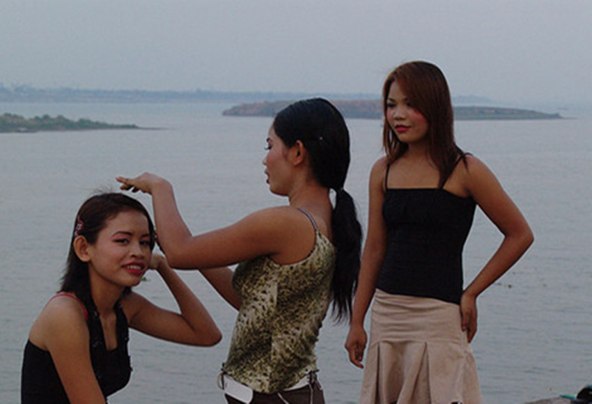 实拍柬埔寨的“女人岛”，岛上没有一个成年男人，女人们自给自足