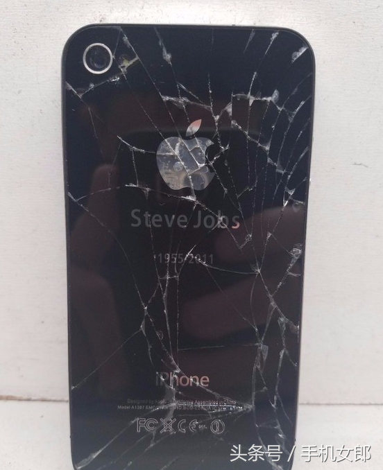 史蒂夫乔布斯收藏版苹果4s可卖一百万，真有其机吗？