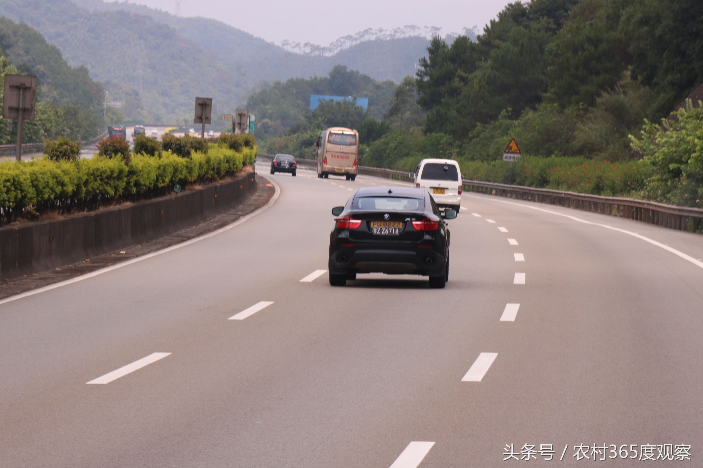 大陸境內(nèi)懸掛雙牌照的港澳車輛