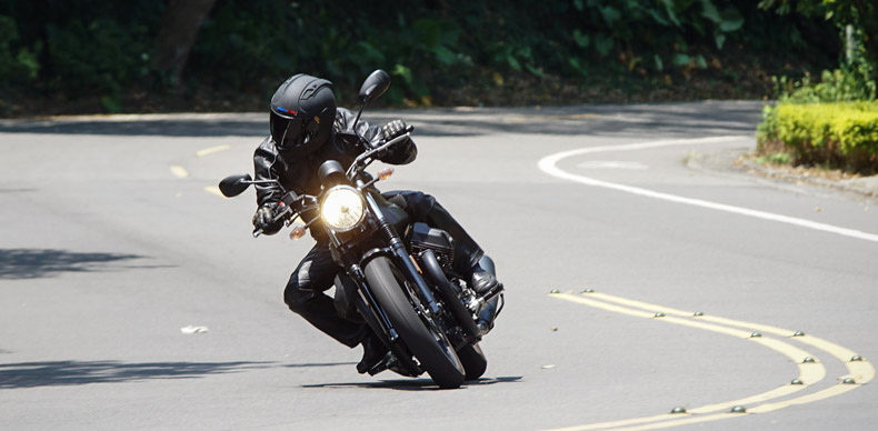 试驾2017款MOTO GUZZI V7让人着迷的摩托车