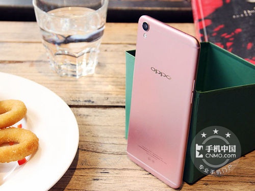 精致拍照神器 OPPO R9中国发行版价钱2698元