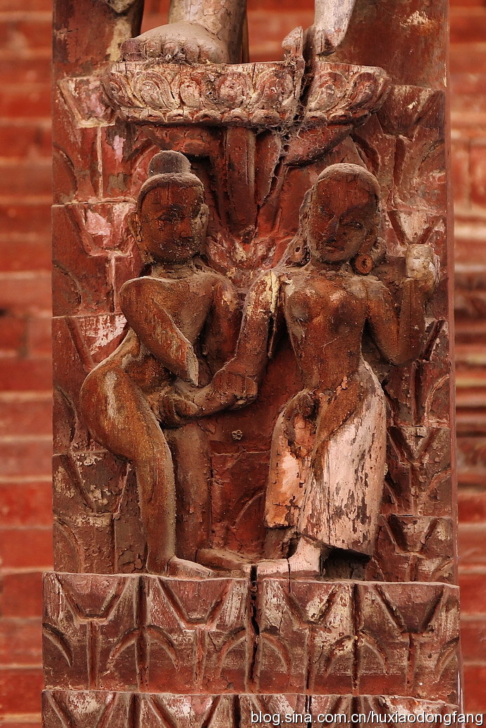 消失的帕坦古城，不朽的生殖崇拜木雕