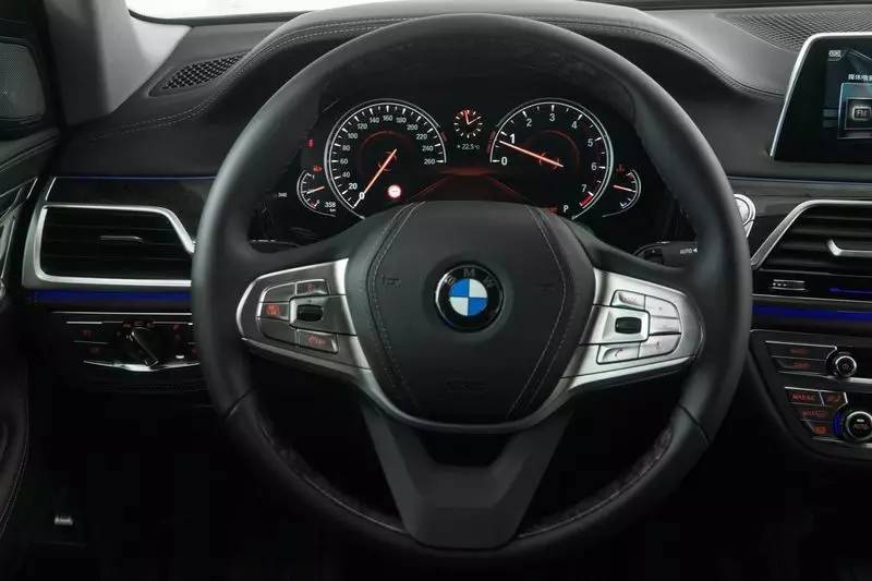 BMW 730Li，百万豪车的终极之选？