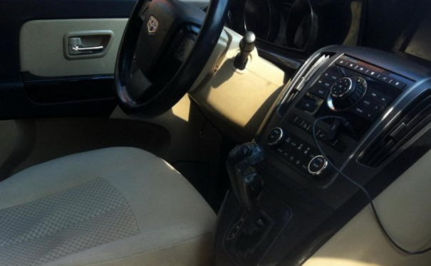 9万可买吉利7座神车，帝豪EV8性价比完胜宝骏730