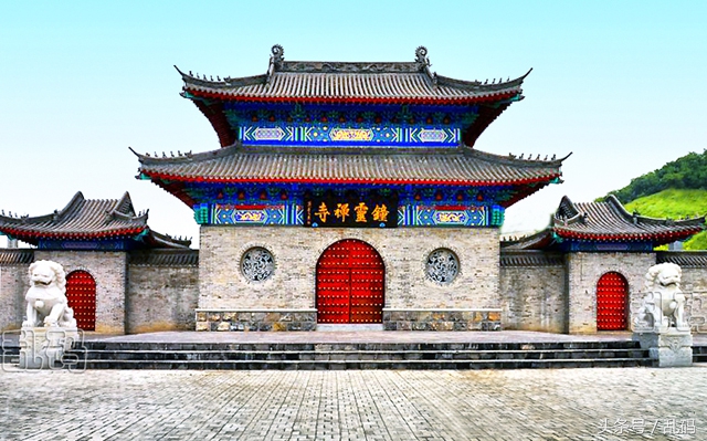 建在火山口里的黑龙江神秘寺庙 供奉罕见肉身菩萨竟不收门票！