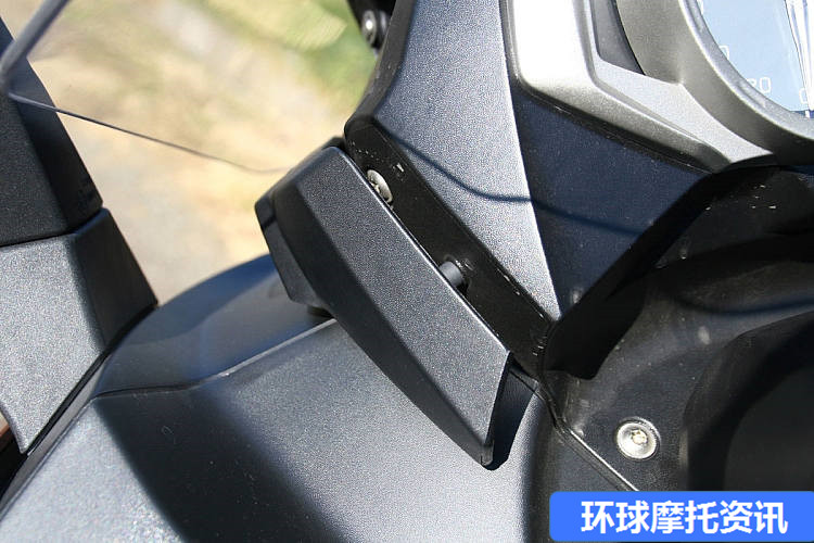 游走都市的豪华宝马：C650GT摩托车