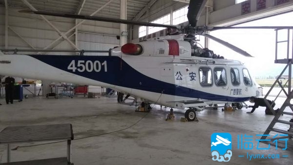 阿古特斯直升机对广西警航AW139进行无损探伤检查