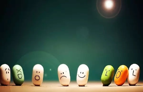 哪些药物不能与阿米卡星体外配伍呢？