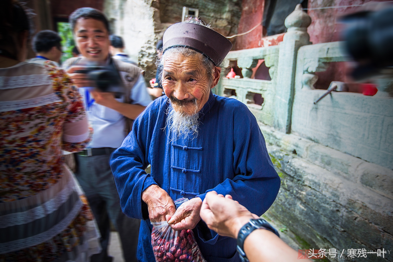 对于世间流传的看八字算命,武当山高人是这么说的