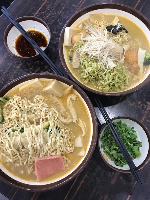 男友挣得不少，却总请我吃麻辣烫，原因是他觉得这个健康