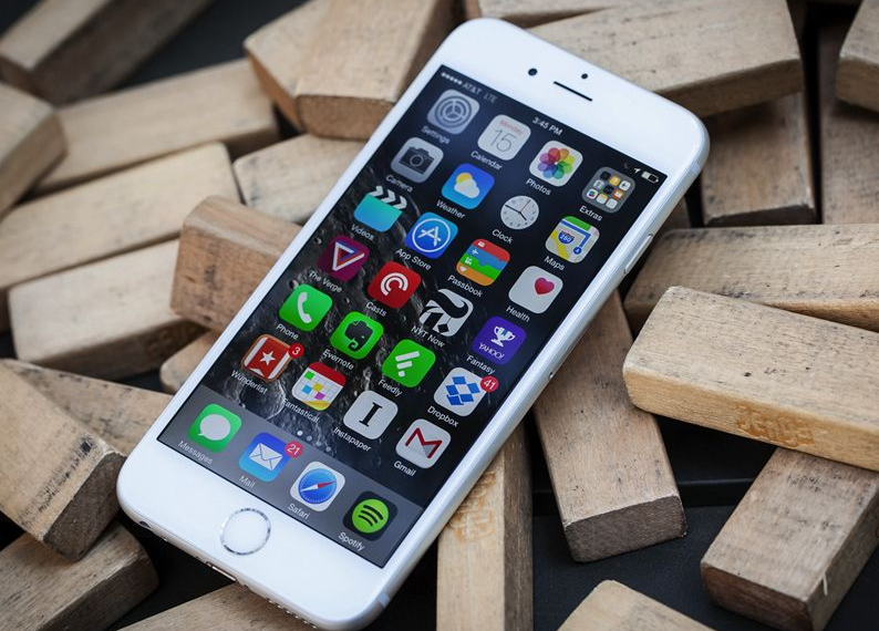 iPhone6将旗舰成功下调到2299元，真的值得买吗？