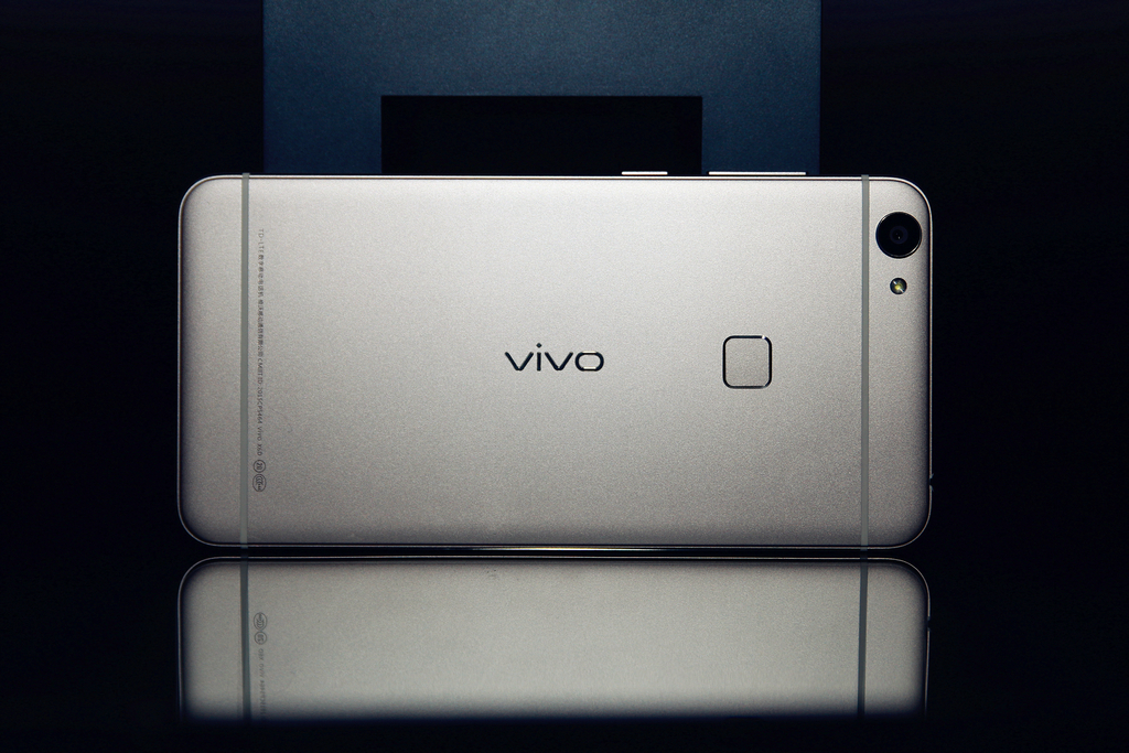 “贼快才尽情”：金属外壳vivo X6图赏浅析