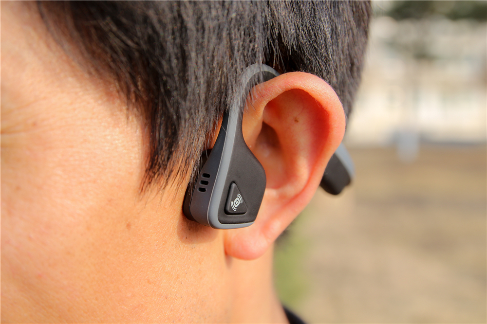 轻盈便携，释放双耳，运动耳机新玩法