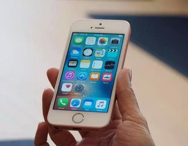 iPhoneSE欲将智能手机重拉回小屏幕时代！