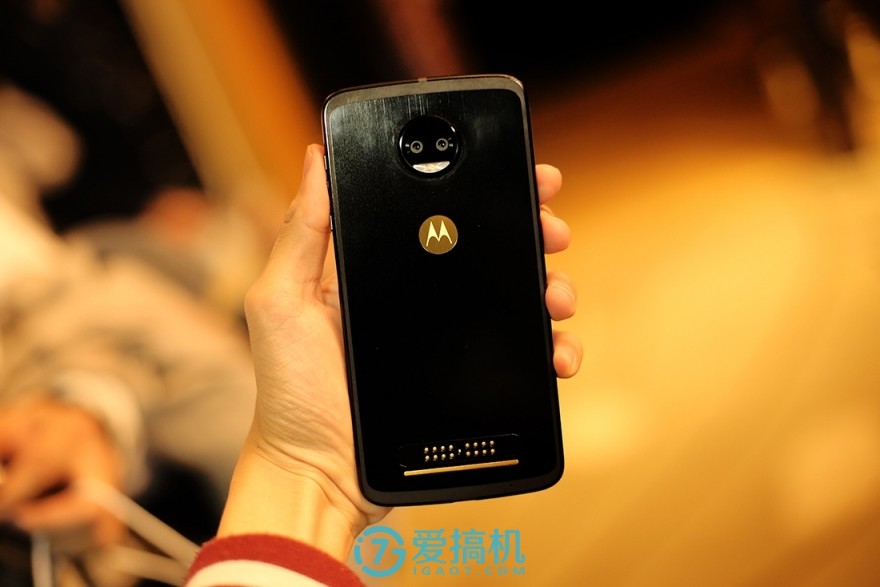 摩托罗拉手机的翻盘对决？Moto Z 2018宣布公布：市场价感人至深！居然破万