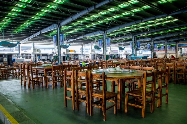 距离市区不到10km，这才是三亚最大的海鲜市场