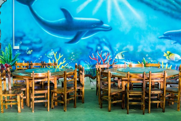 距离市区不到10km，这才是三亚最大的海鲜市场