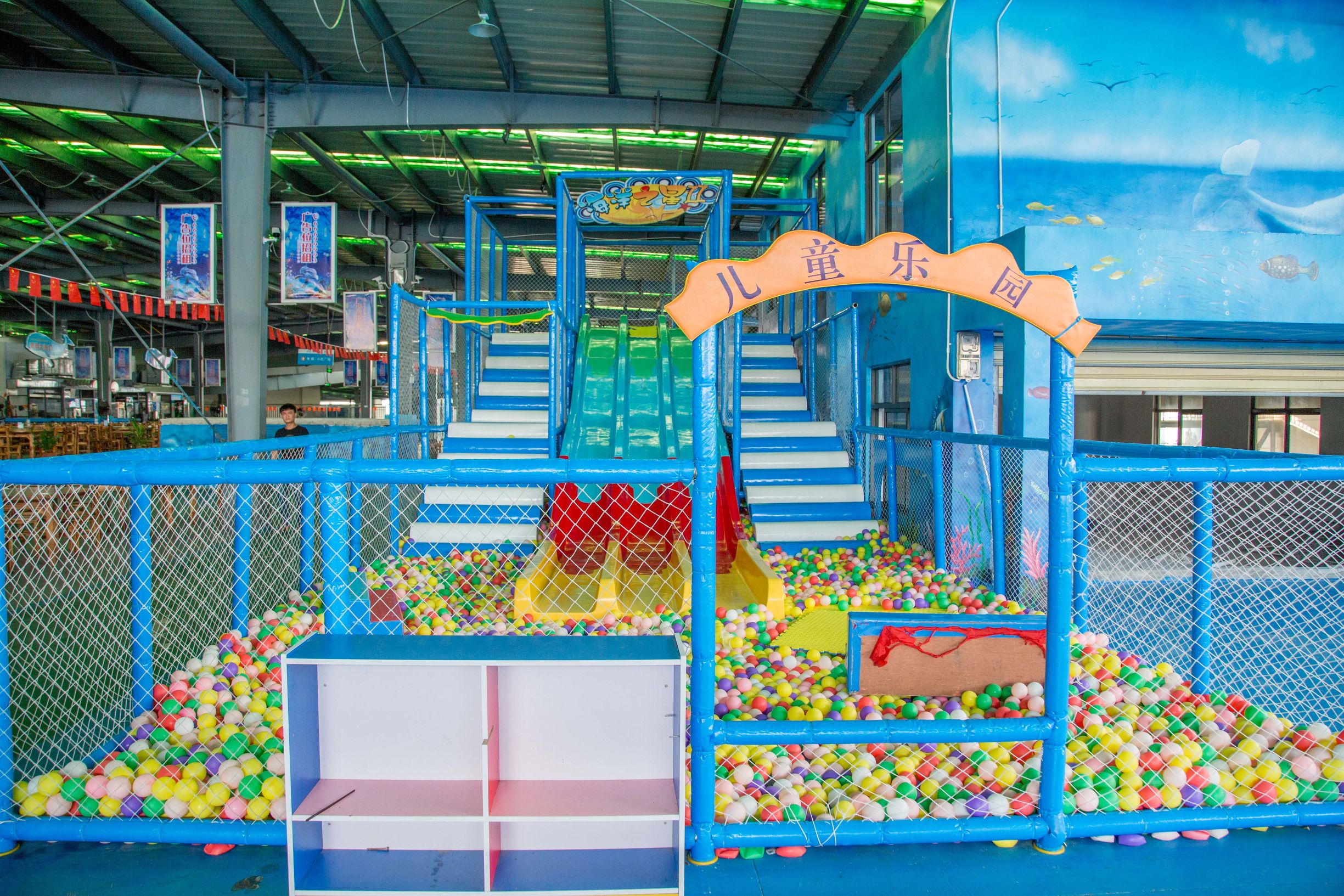 距离市区不到10km，这才是三亚最大的海鲜市场