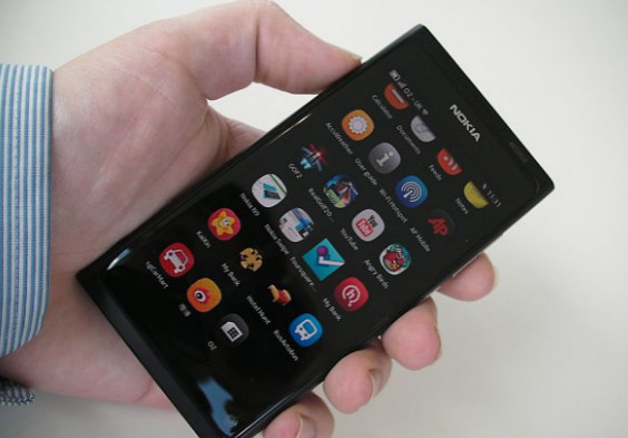 诺基亚9全新宣图公布：全面屏手机有点儿美！屏下指纹鉴别是意外惊喜