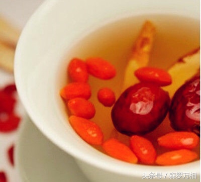 连续喝一个月红枣枸杞水会有什么变化（连续喝一个月红枣枸杞水）