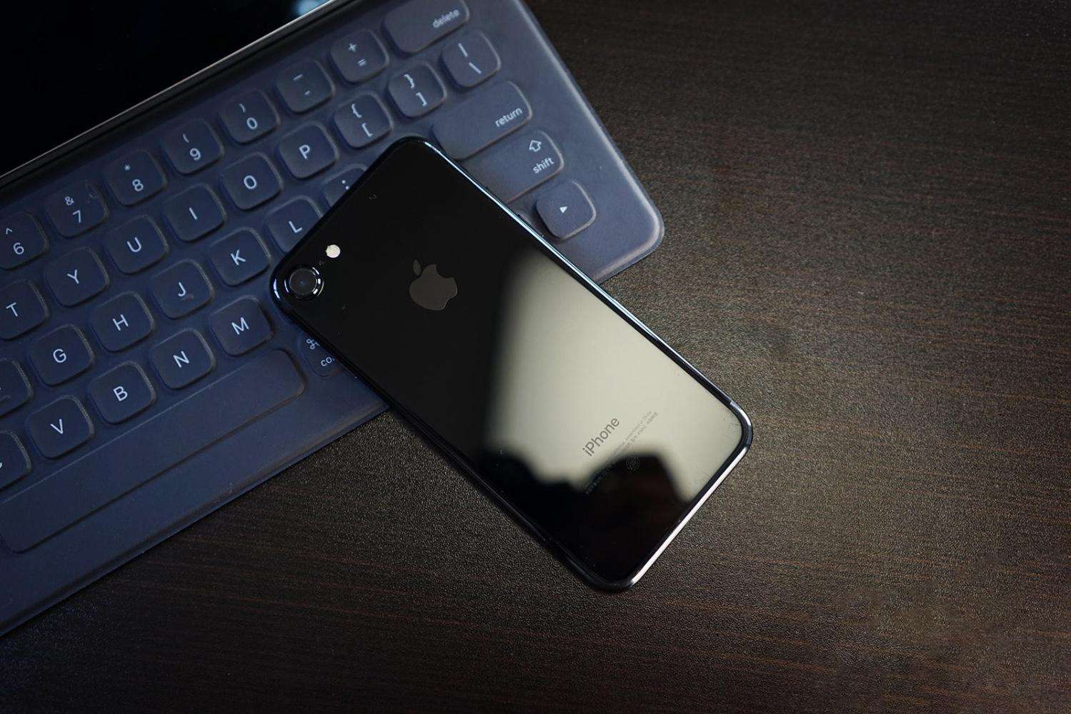 苹果iPhone 7又减价了！瘋狂来抵抗华为公司？